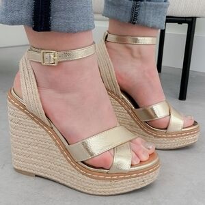 NWT Soda Jewel Tone Gold Espadrille Wedge Sandals Size 5.5 Wedding Bohochic